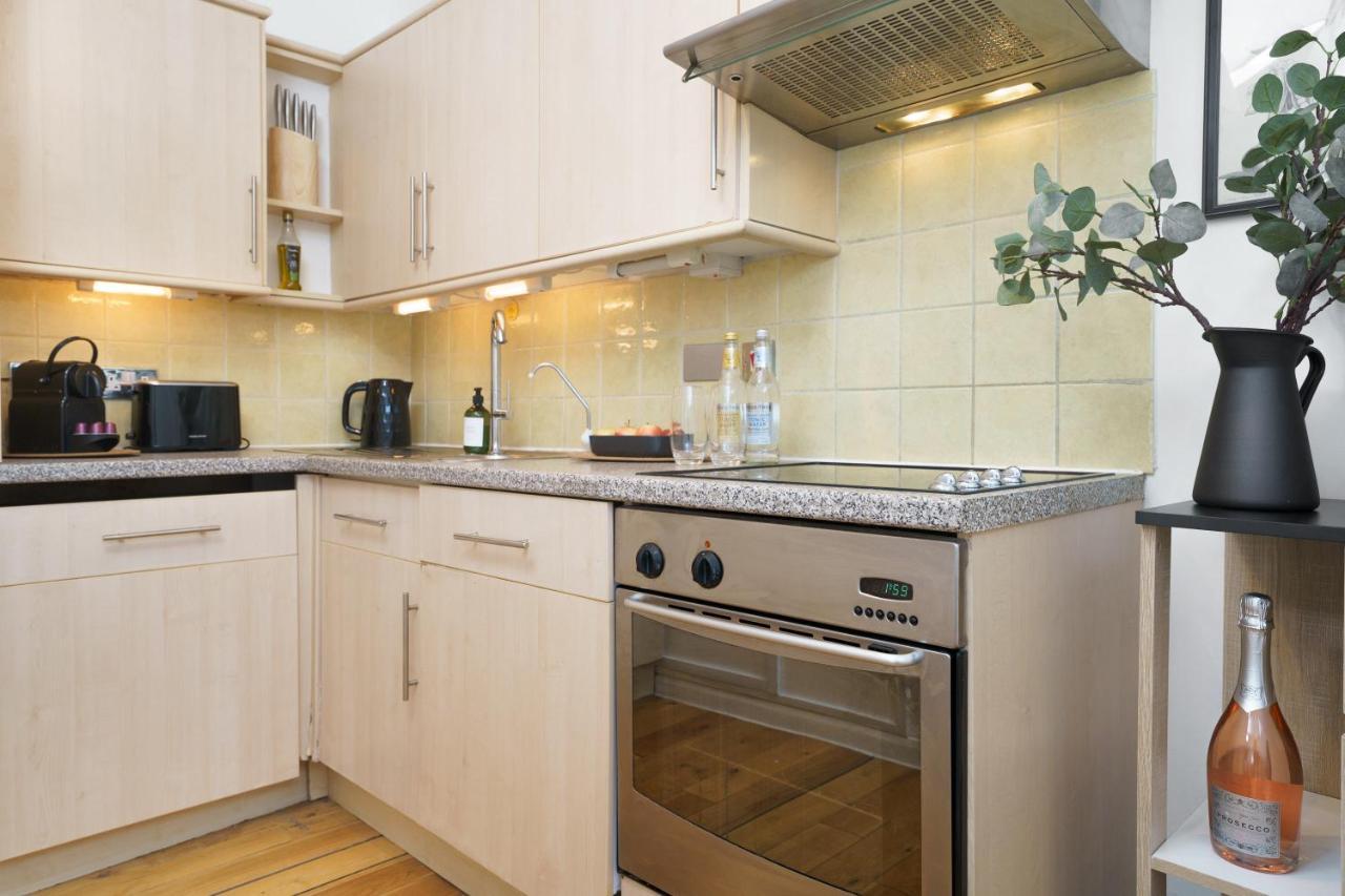 Location Oxford Str, Soho 2 Bedr, 3 Beds, 2 Bath