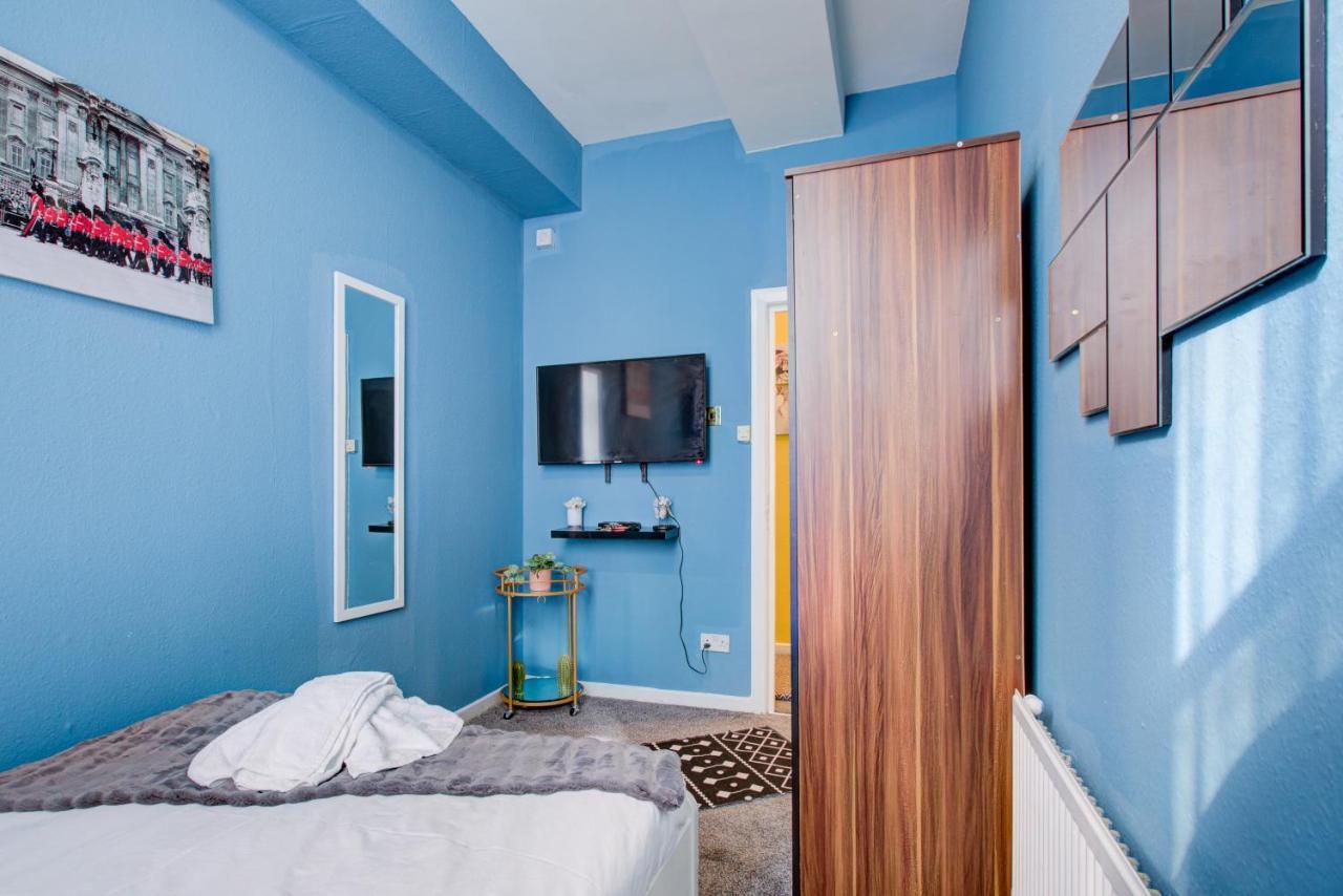 Inviting 2-bed Budget In Appartement Londen
