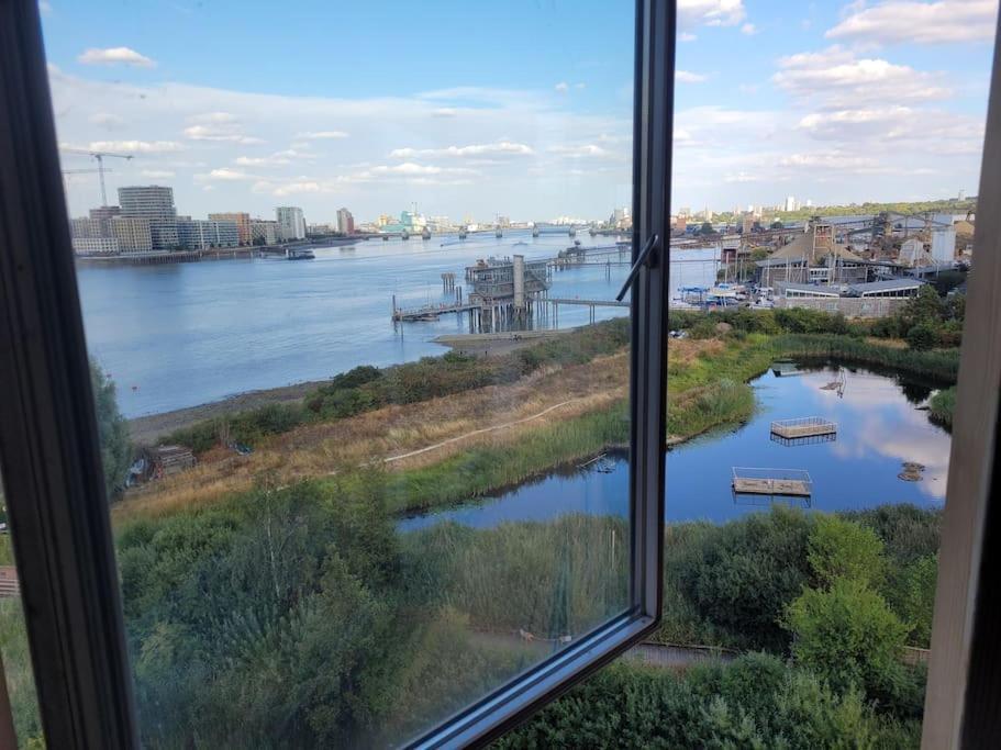 Stunning 3 Double Bedroom In Greenwich Near O2 * London