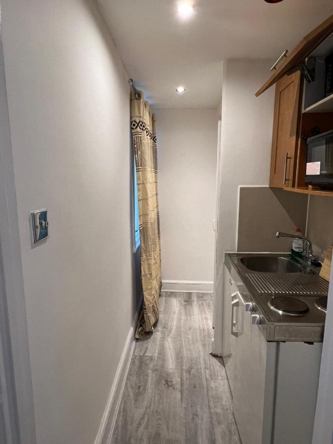 F4-ground Floor Studio Fits 3 Near Paddington Apartment