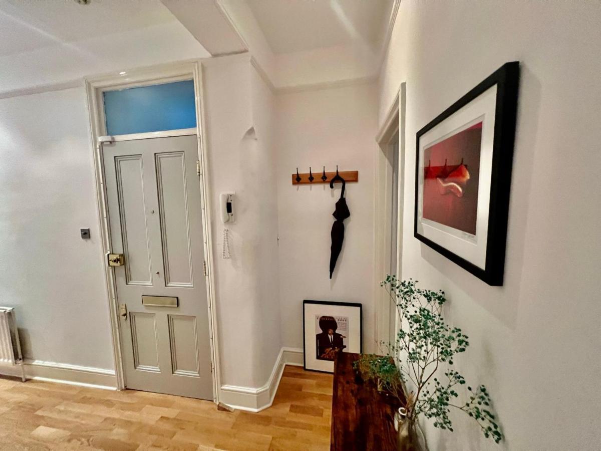 Spacious Flat With Huge Patio In Central Londen