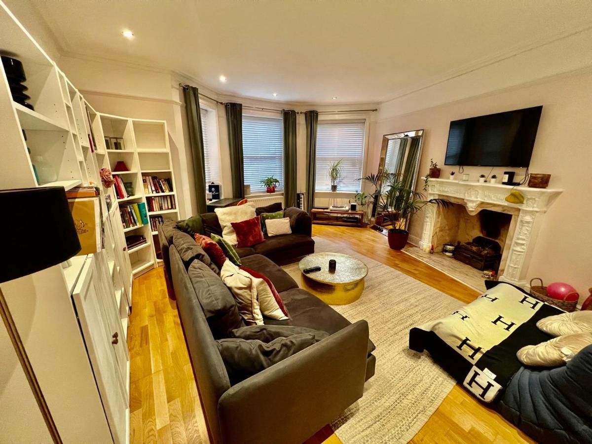 Spacious Flat With Huge Patio In Central Appartement Londen