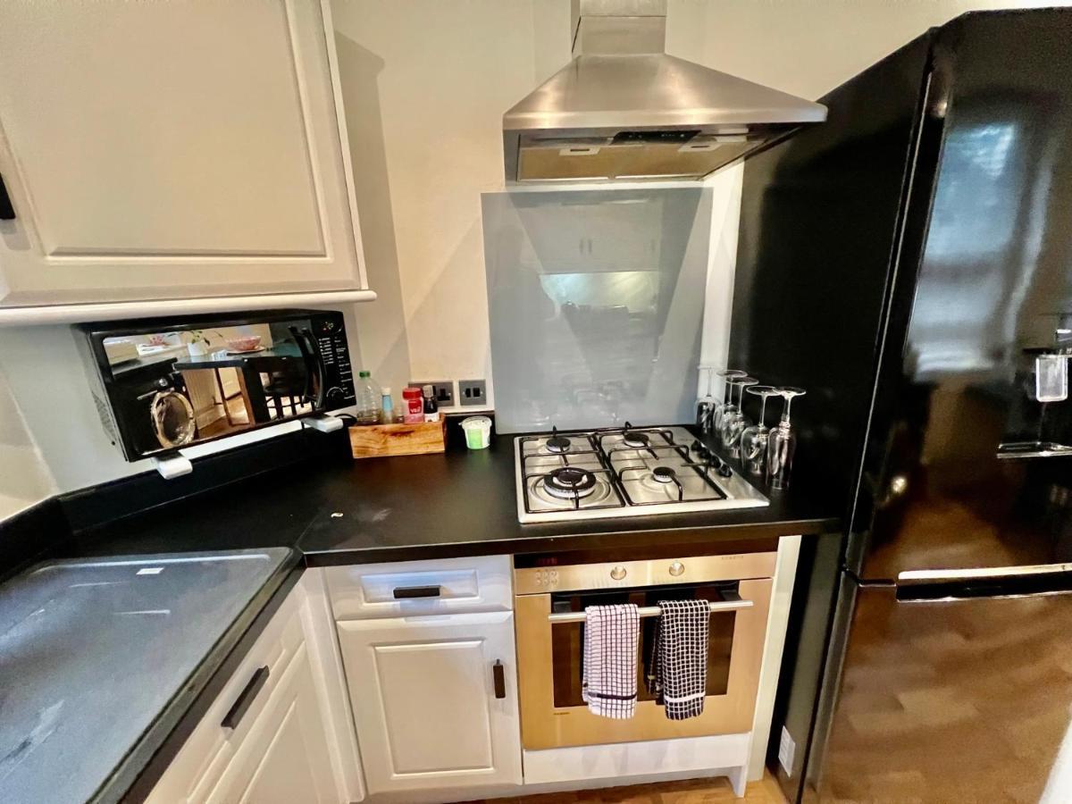 Appartement Spacious Flat With Huge Patio In Central Londen