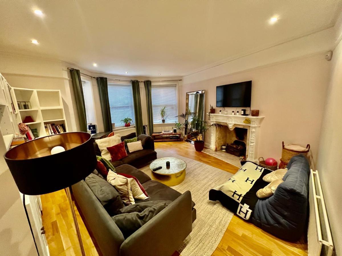 Appartement Spacious Flat With Huge Patio In Central Londen