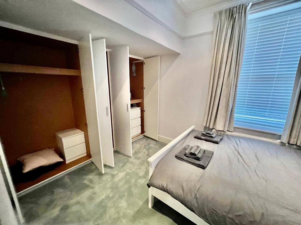Appartement Spacious Flat With Huge Patio In Central Londen