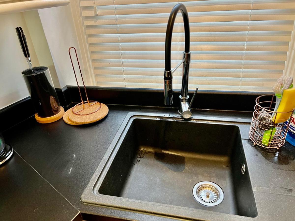 Appartement Spacious Flat With Huge Patio In Central *