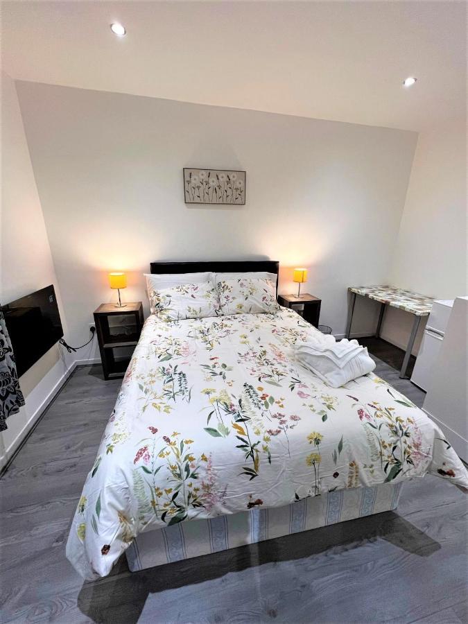 Gasthof Stepney Beds To 24
