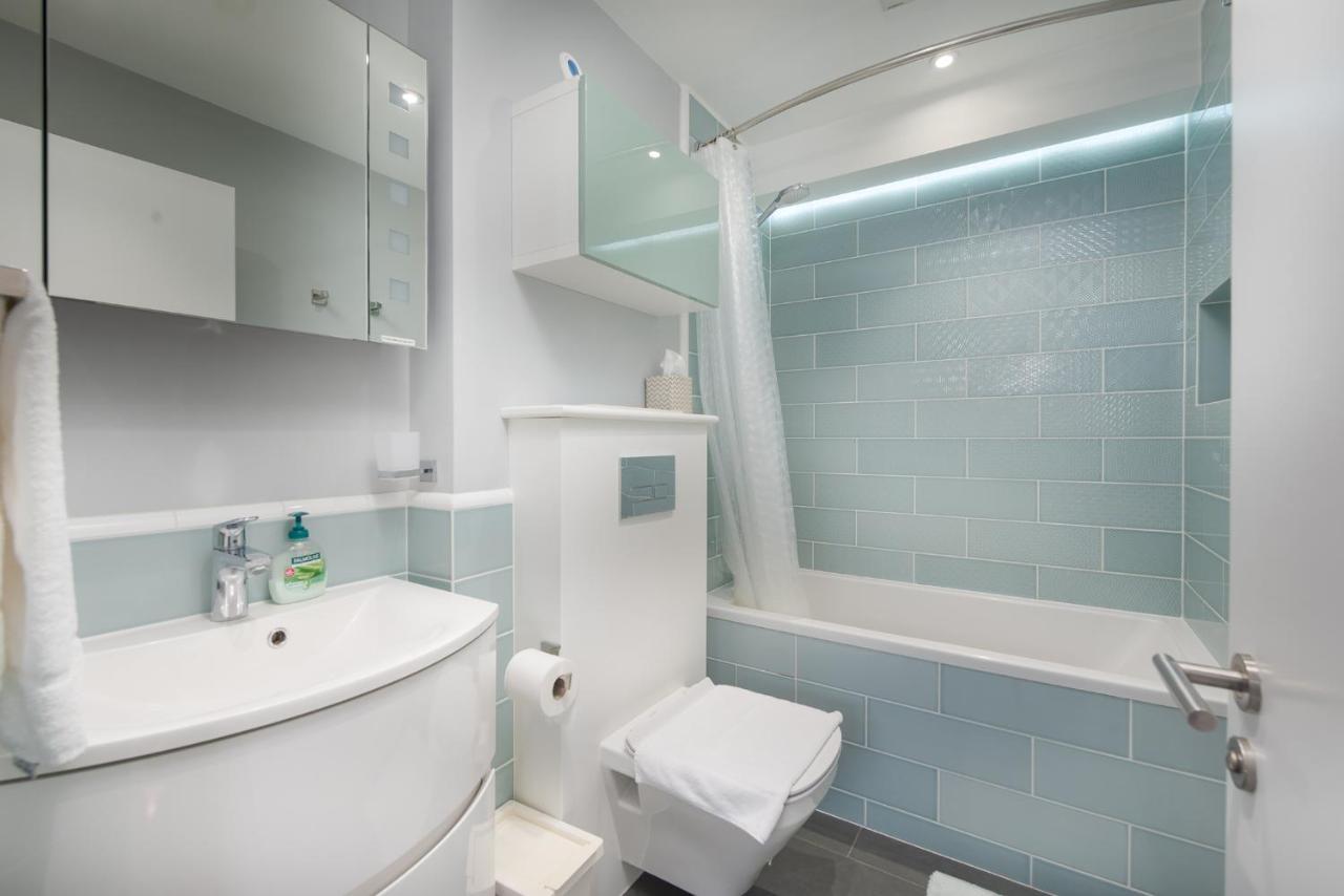 Attractive With Private Patio In Fashionable Fulham By Underthedoormat Appartement Londres