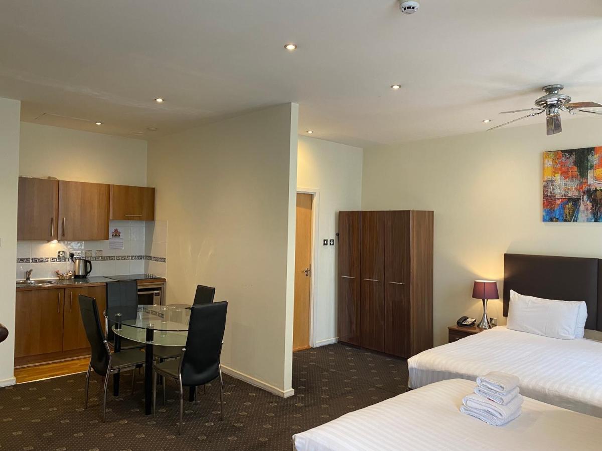 Grand Plaza Con Servicio