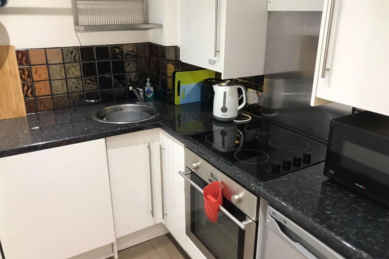 Apartment Stylish Studio Near Notting Hill Station!