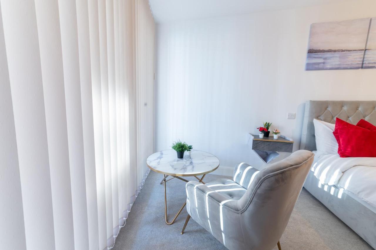Luxury 2 Bedrooms - 2 Bathrooms - F5 *
