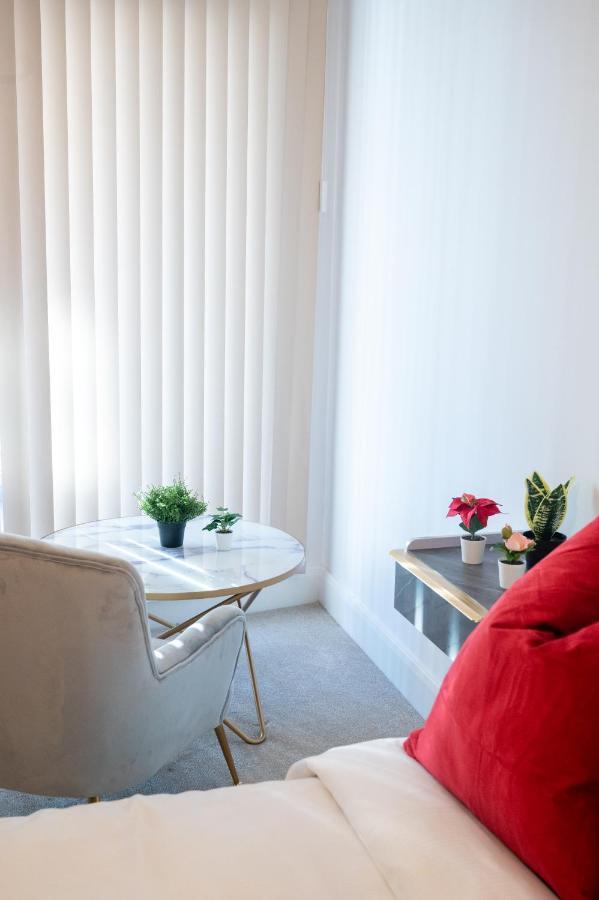 Apartamento Luxury 2 Bedrooms - 2 Bathrooms - F5 *