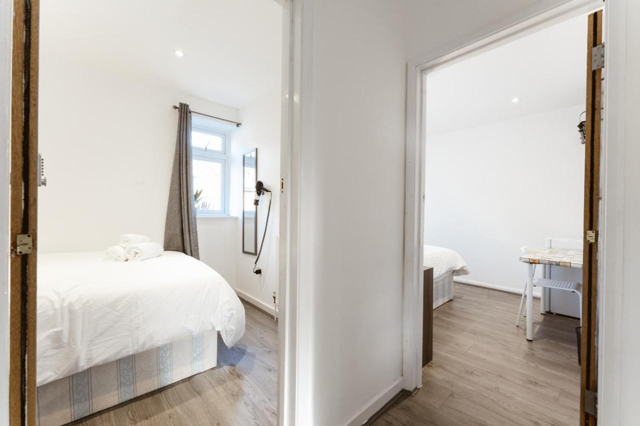 Stepney Beds To 24 * London