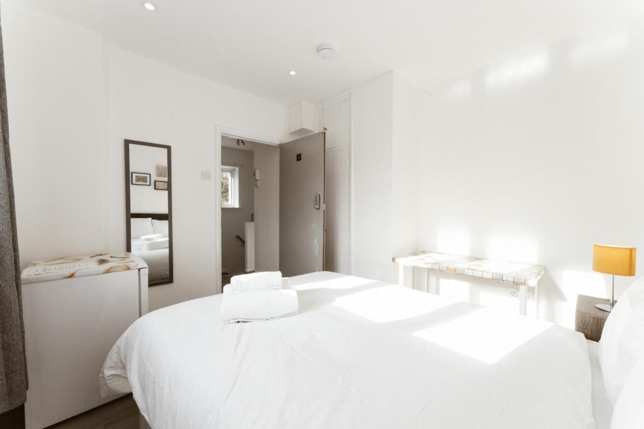 Stepney Beds To 24 * London
