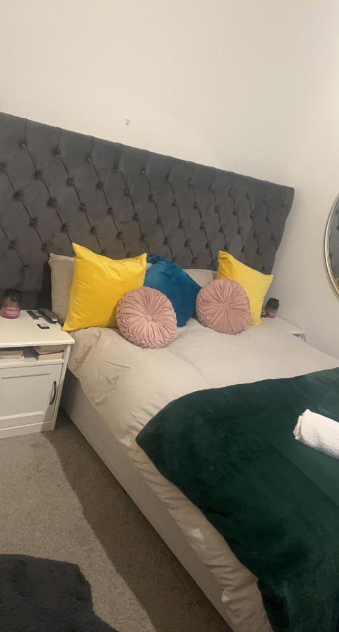 Spacious Double In Prime Location