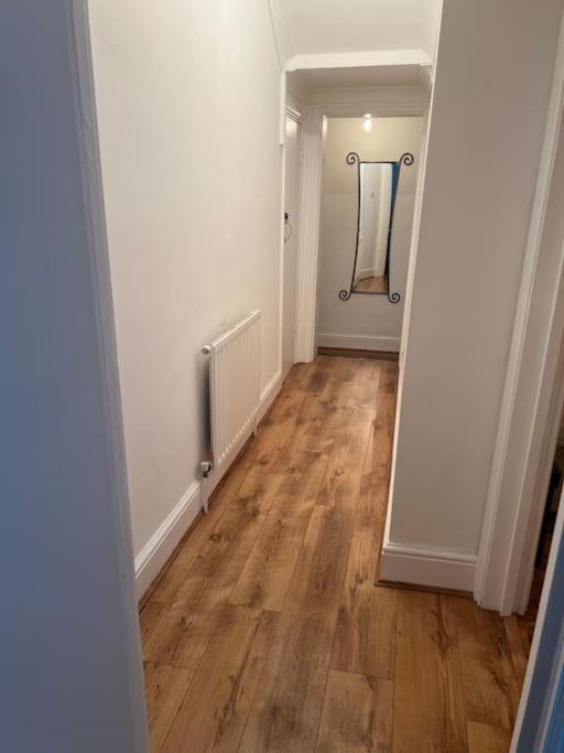 Apartamento Lovely 1-bedroom With Free Parking & Garden. *