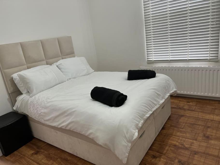 Lovely 1-bedroom With Free Parking & Garden. Apartamento