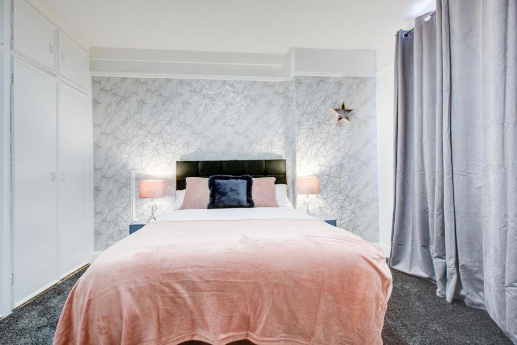 Apartment Hyde Park 2 Bedroom *