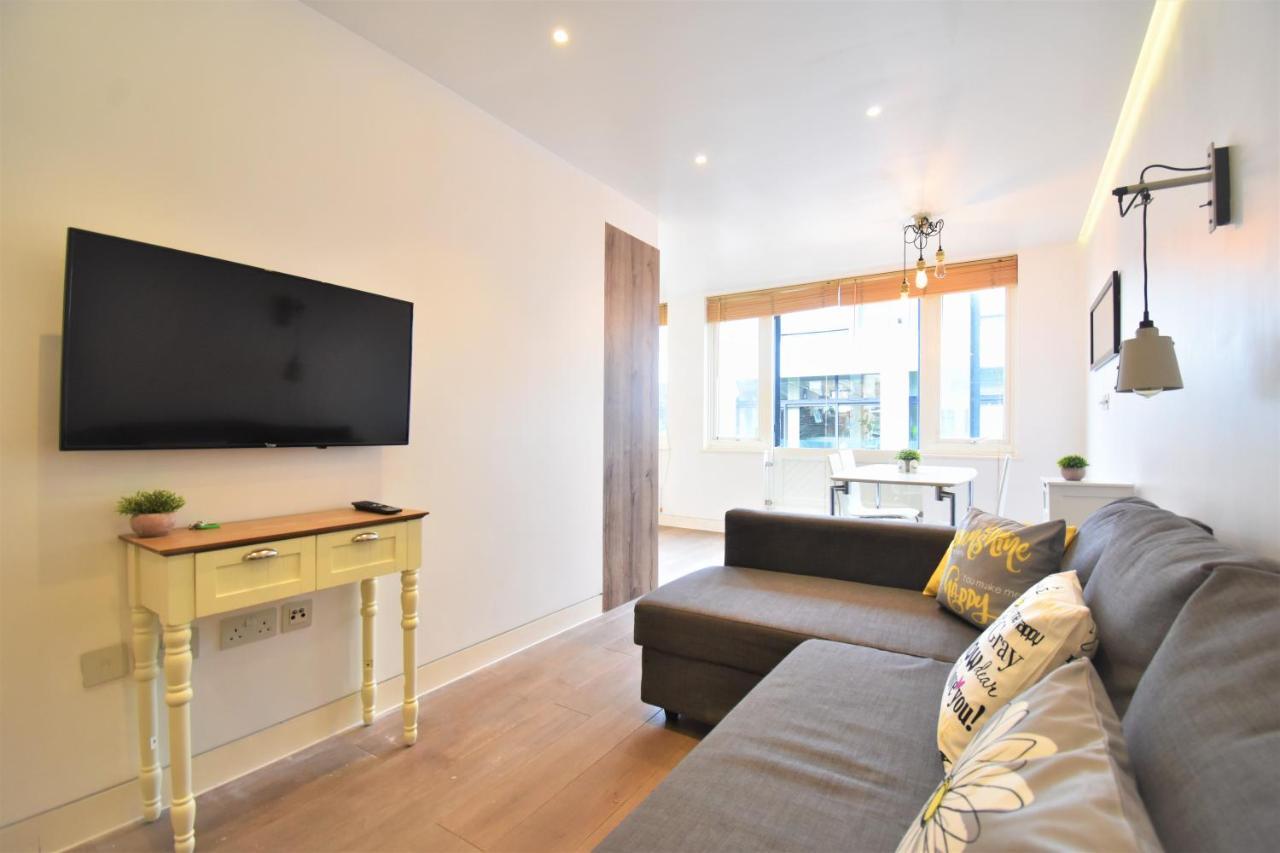 Stunning Apartment, Shirland Mews Londres