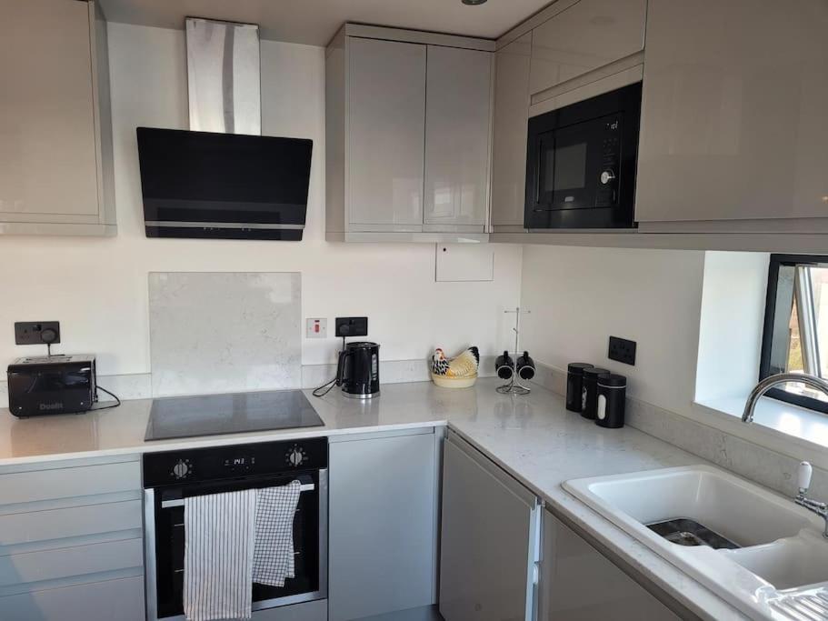 Stunning 3 Double Bedroom In Greenwich Near O2 *