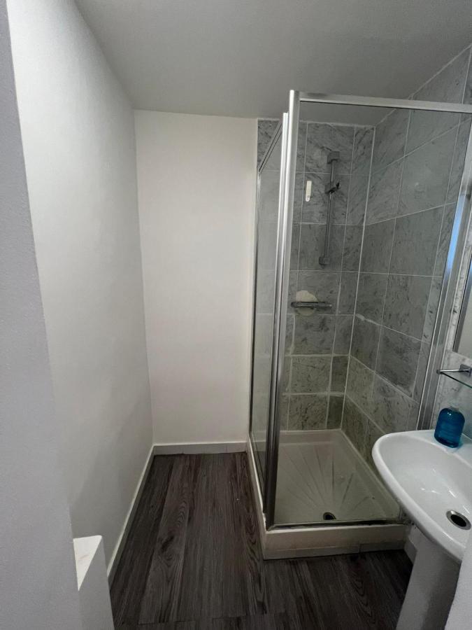 F4-ground Floor Studio Fits 3 Near Paddington *