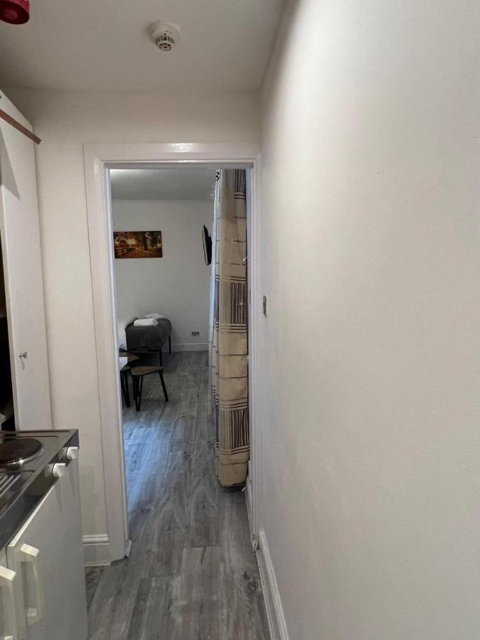 F4-ground Floor Studio Fits 3 Near Paddington * London