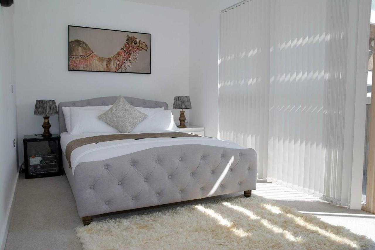 East - Sleeps 6 - Pets Allowed Holiday home London