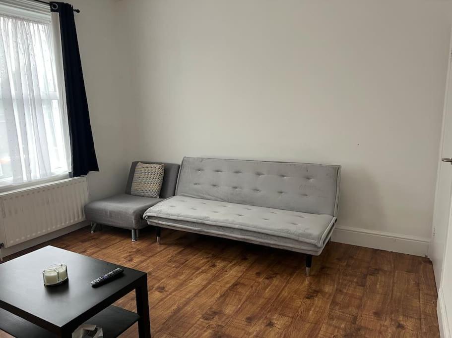 Apartamento Lovely 1-bedroom With Free Parking & Garden.