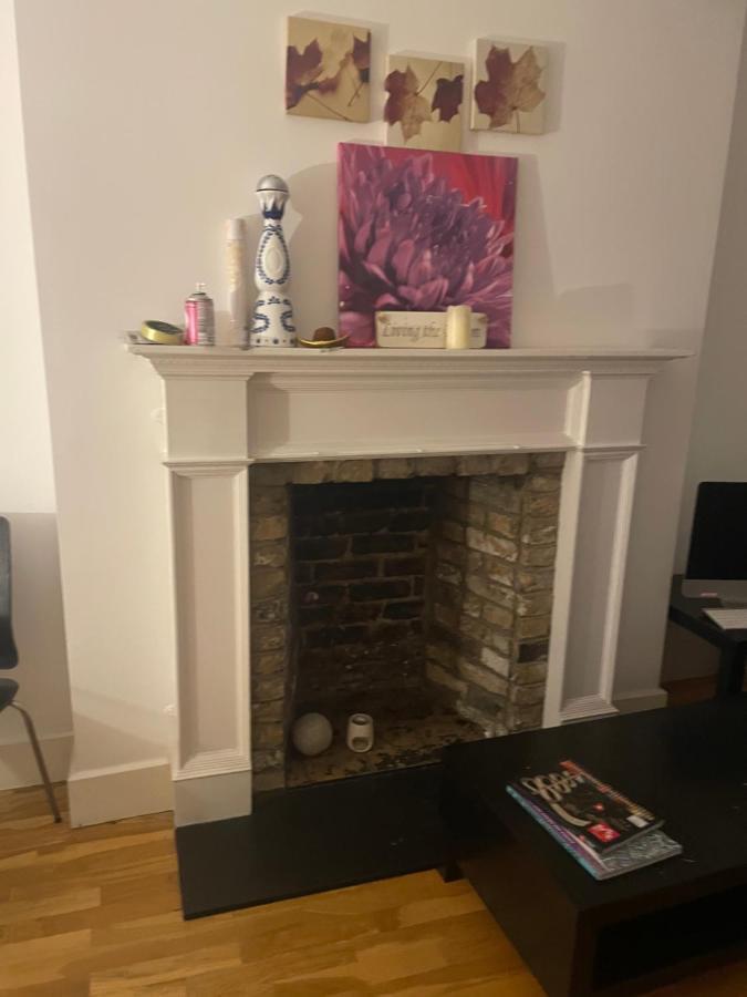 Cozy & Spacious 2 Mins Away From Train Station *
