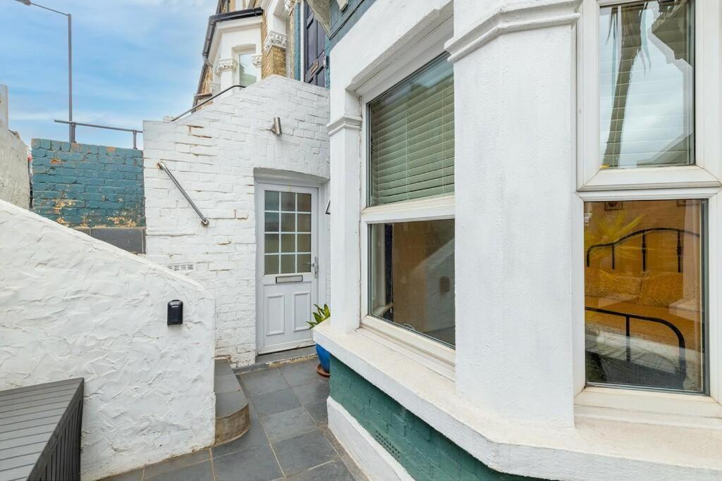 Apartamento Lovely West Entire Londres