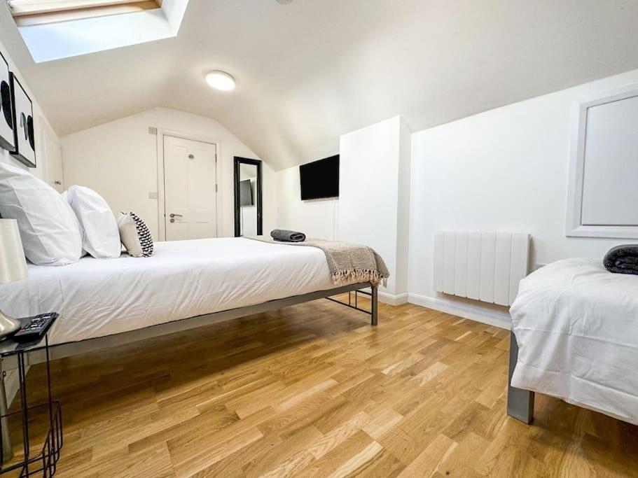 Newly Refurbished Luxury 3 Bedroom Appartement Londres