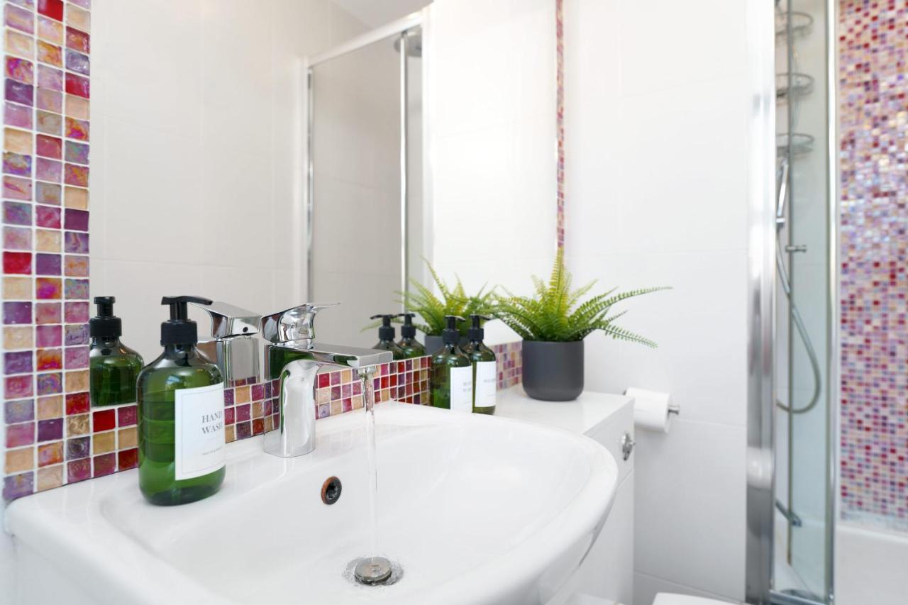 Location Oxford Str, Soho 2 Bedr, 3 Beds, 2 Bath Apartamento Londres