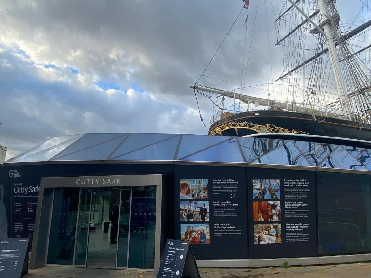 2-bedroom Flat In Cutty-sark, Greenwich ! Apartment *