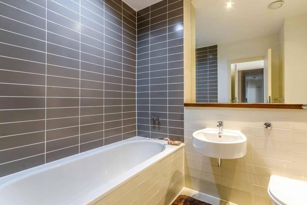 Apartment Luxurious Flat Sunny, Quiet, Design, Lift, Balcony *