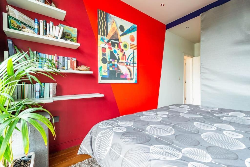 Luxurious Flat Sunny, Quiet, Design, Lift, Balcony Apartment London