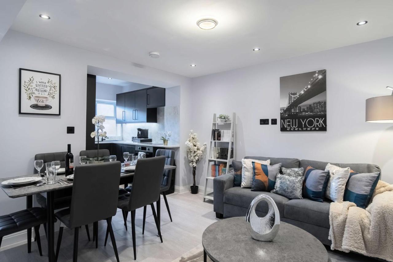 Apartment Stunning 3 Bed 3 Bath Townhouse London