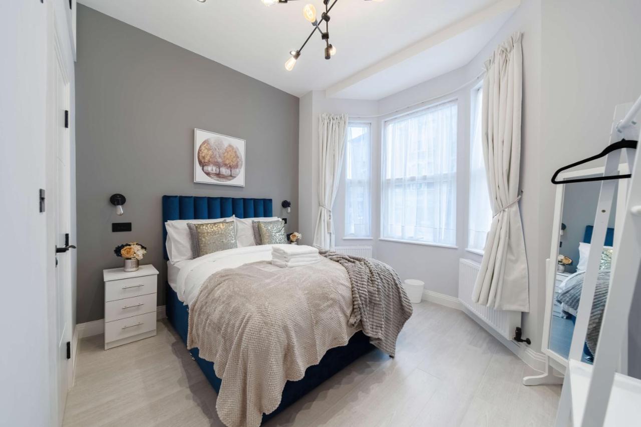 Apartment Stunning 3 Bed 3 Bath Townhouse London