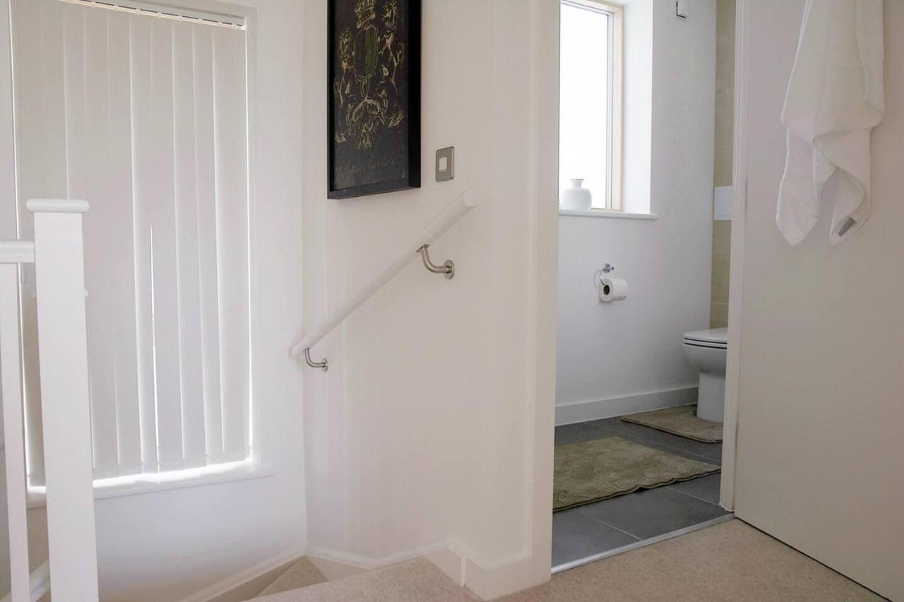 Holiday home East - Sleeps 6 - Pets Allowed *