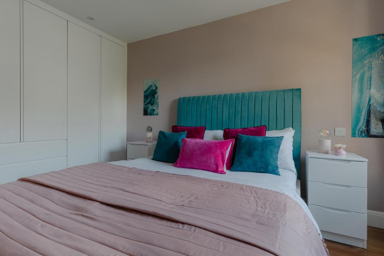 Notting Hill & Hyde Park Exclusive West-end Serene Designer Family 5bed4bath London