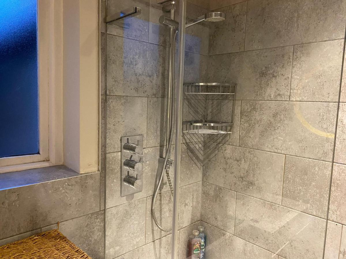 Charming Luxury Holiday In Beautful Location Apartamento Londres