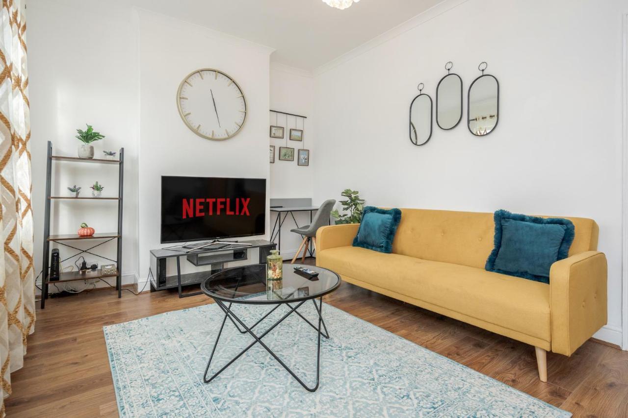 Entire Lovely Family With Parking, Wifi, Netflix, Self Check-in Londres