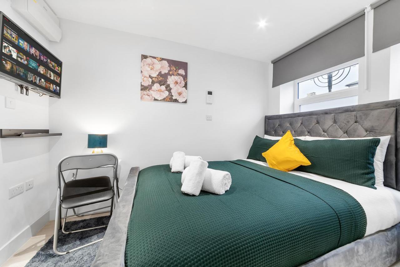Pensión Crystal Palace Suites