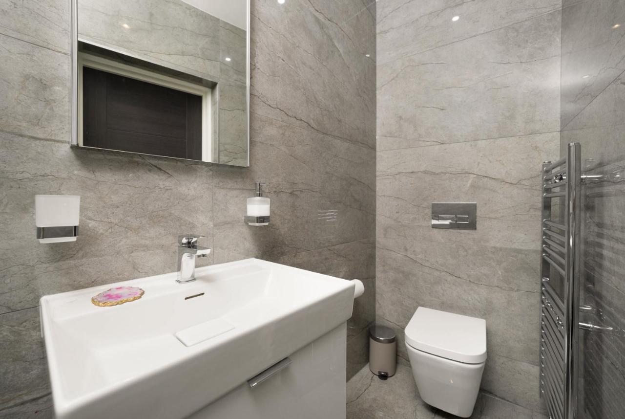 Oxford Street 2 Bedr, 3 Beds, 2,5 Bath, 2 Min Subway Apartamento