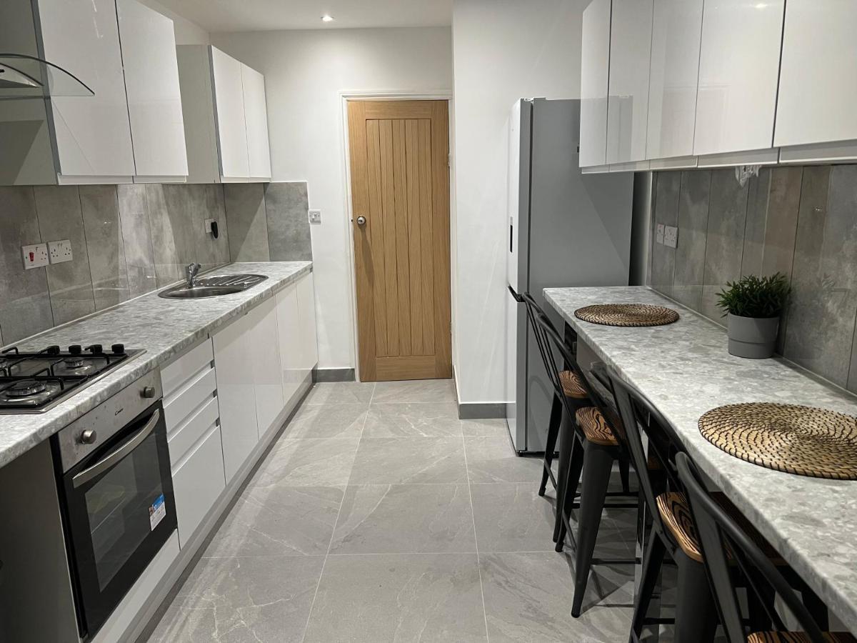 Beautiful Only Few Steps Away From Bruce Grove Tottenham Stadium * London