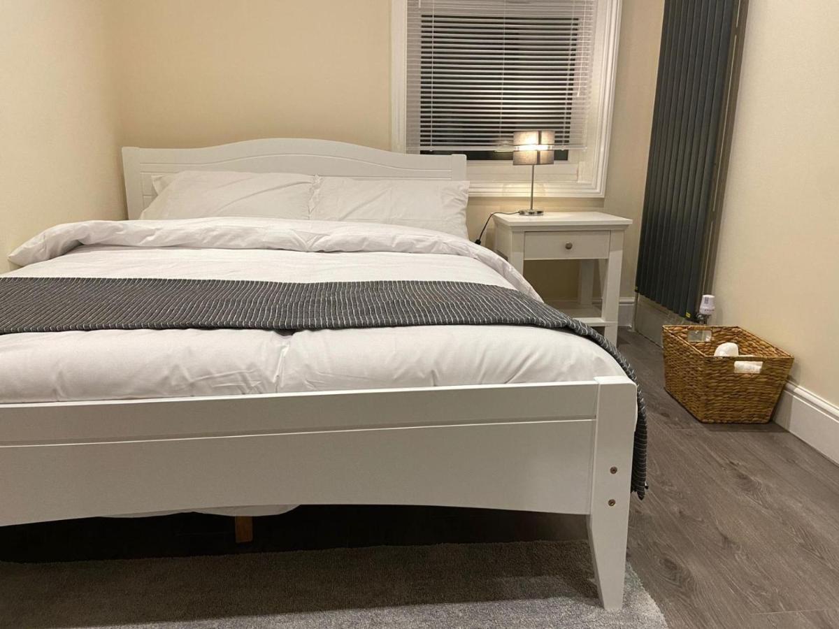 Beautiful Only Few Steps Away From Bruce Grove Tottenham Stadium Bed & Breakfast *