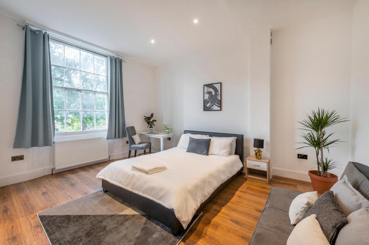 Spacious Two Bedroom By Zoo * London