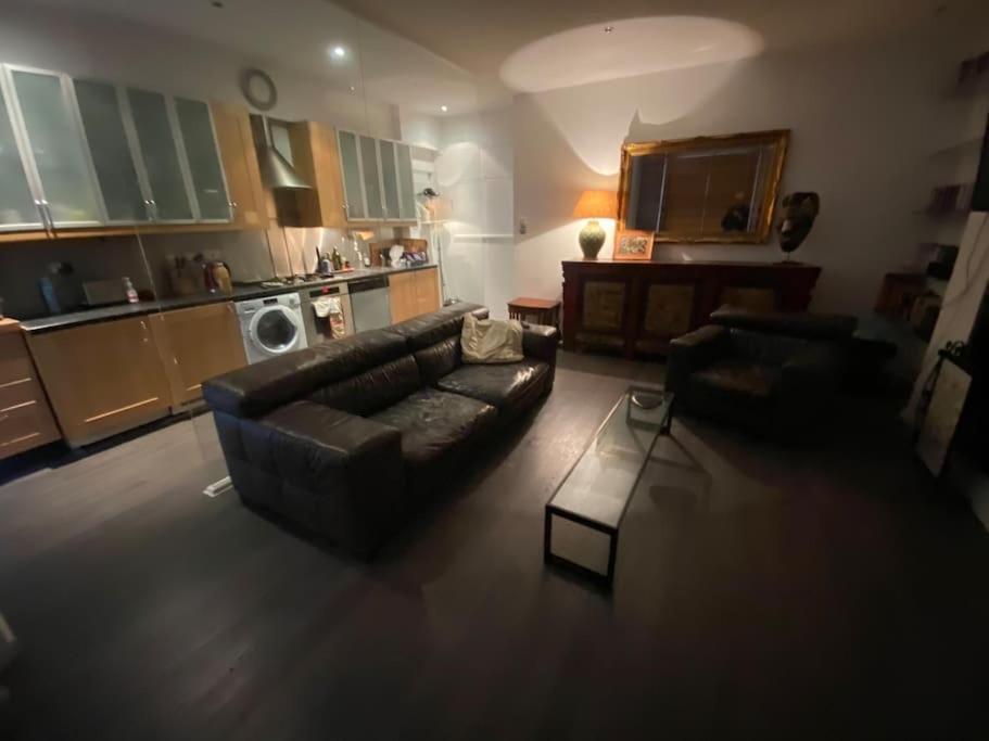 Large Flat In Kensington * Londres