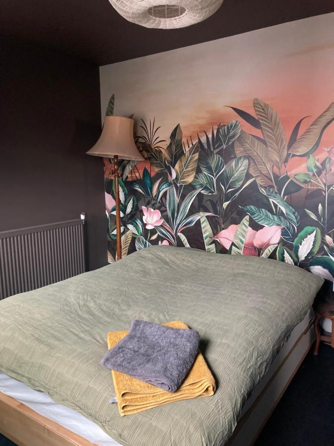 Canal View 1 Bed In Zone 1 Apartment