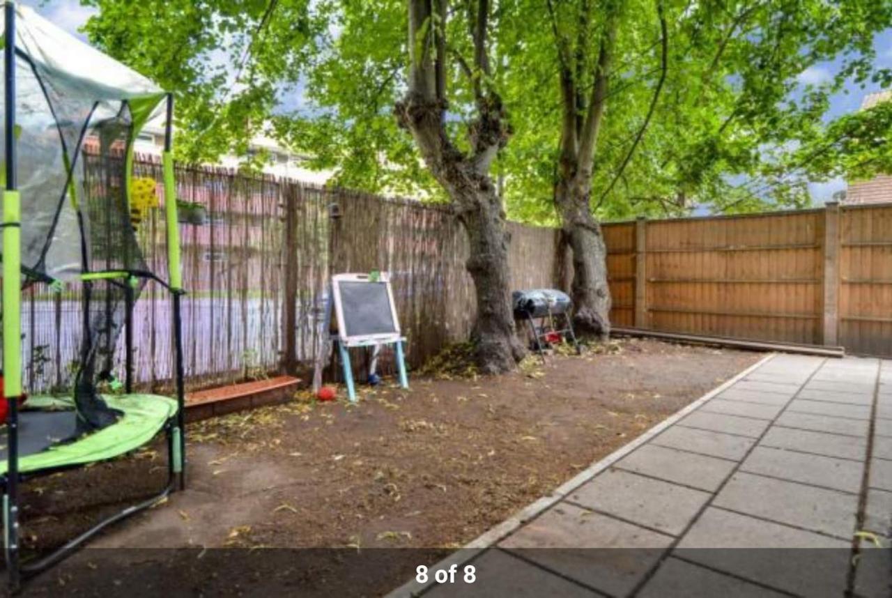 Newly Refurbished - Entire 4 Bedroom Private House With Kitchen, Living & Private Garden - 1 Cape House London, Within 30 Mins From London, Bridge & Canary Wharf Londres
