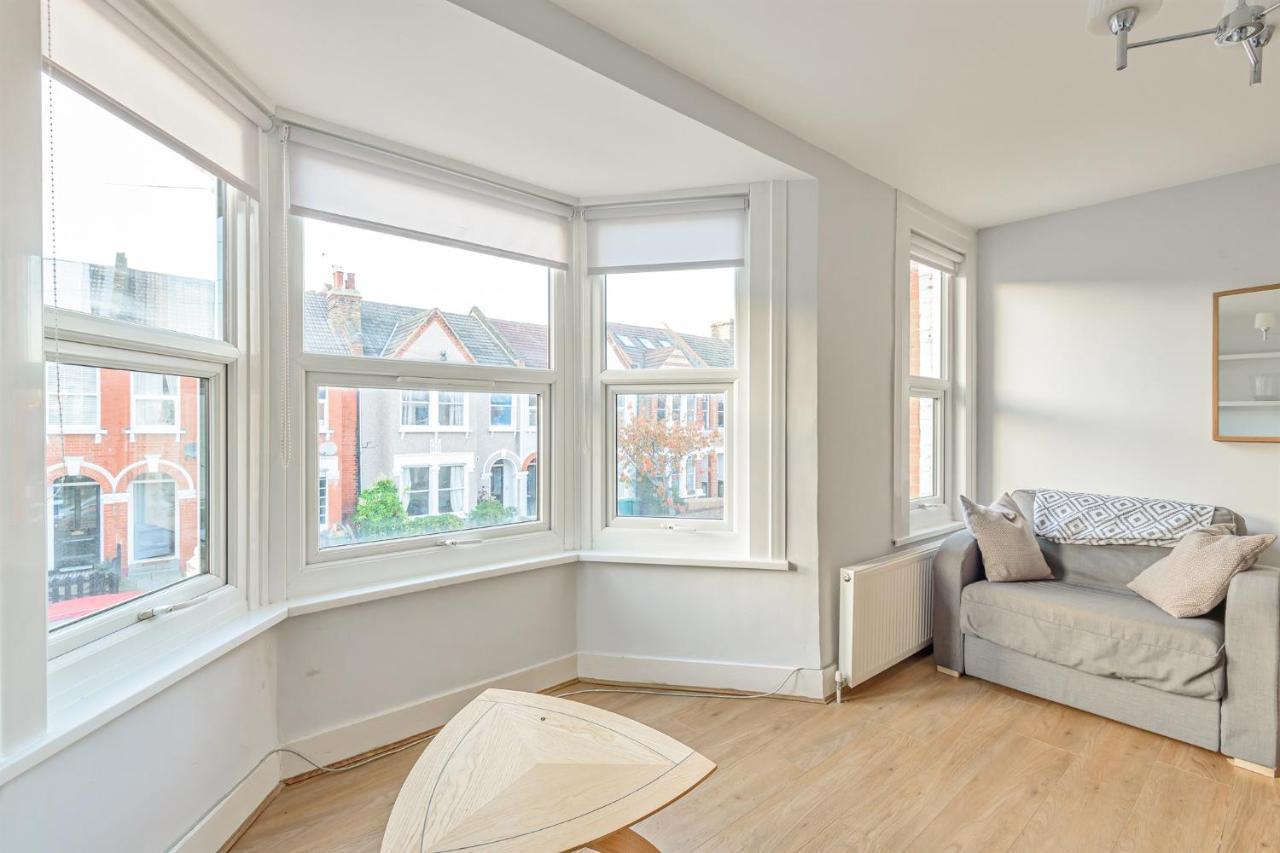 Homely 1-bed In Vibrant Zone 3 Apartamento
